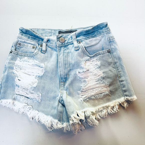 Aero Pants - Hi waisted Aero Cheeky Ripped Jean Cutoff Shorts light denim 000